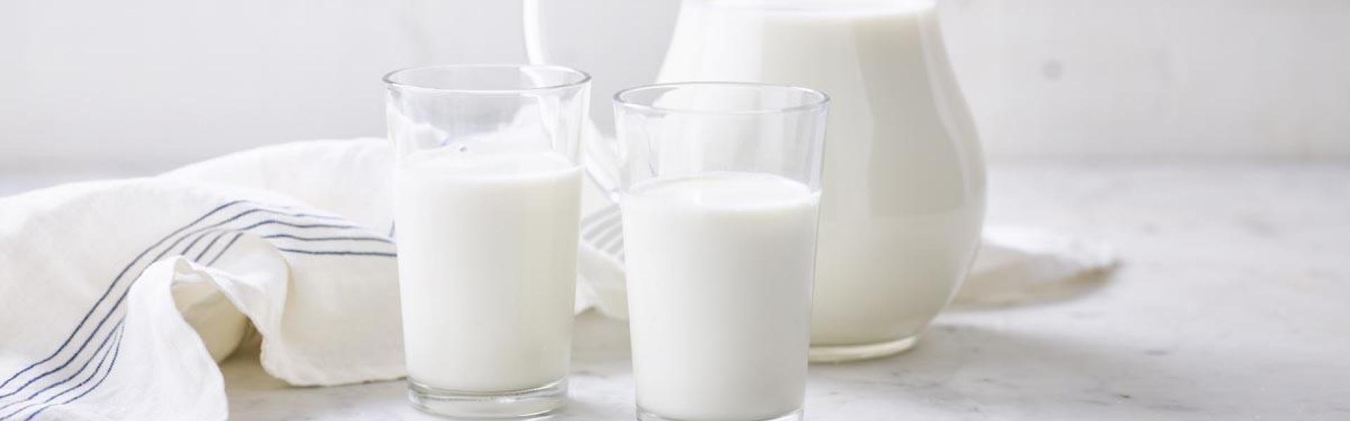 Melk en melkglazen